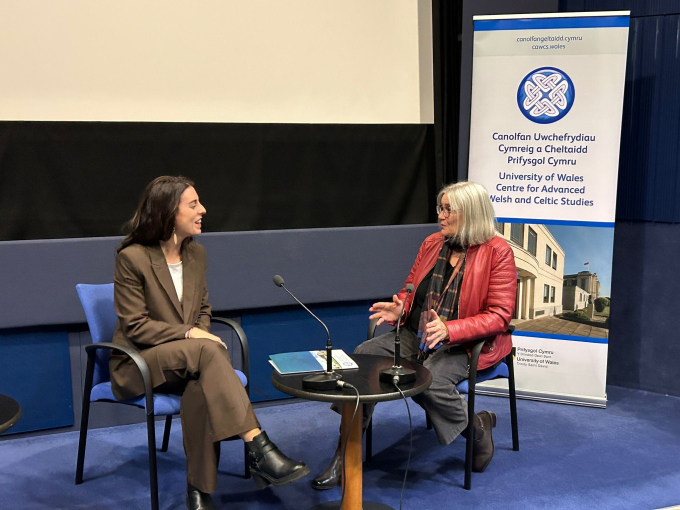 Dr Jaione Diaz Mazquiaran and Professor Elin Haf Gruffydd Jones.